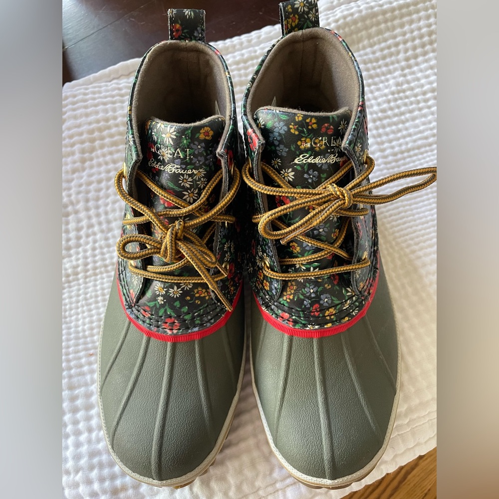 Eddie Bauer and The Great. Hunt Pac Mid Boot 8.5